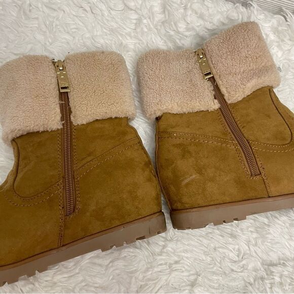 Tommy Hilfiger Soffia 2 Round Toe Tan Suede Ankle Boot faux fur lined sz 8.5M - Picture 4 of 9
